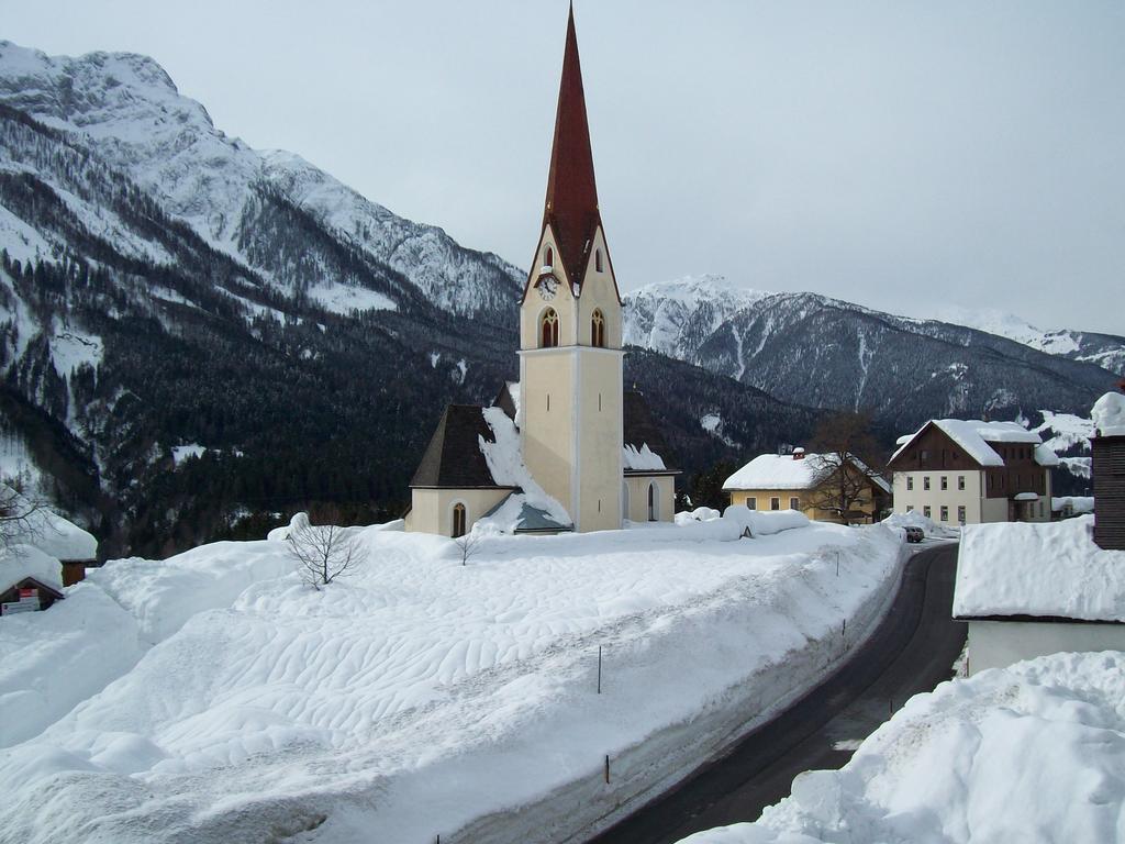 Sankt Jakob im Lesachtal Gasthof Zum Loewen מראה חיצוני תמונה
